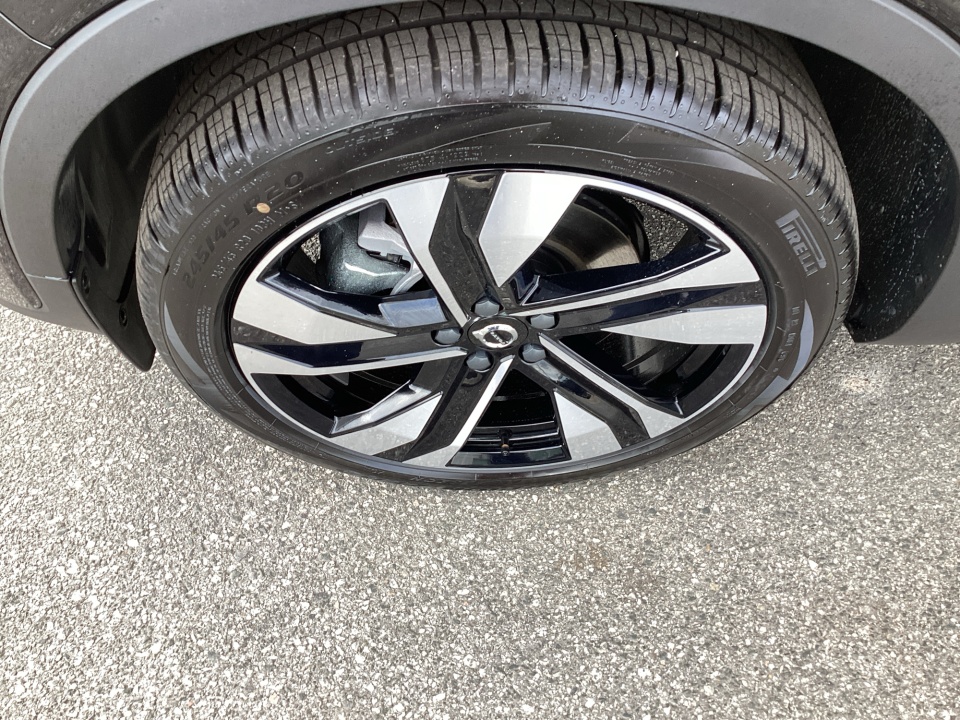 YV4L12UC3T2814823 2026 Volvo XC40 Plus, B5 AWD Gas (mild hybrid), Dark