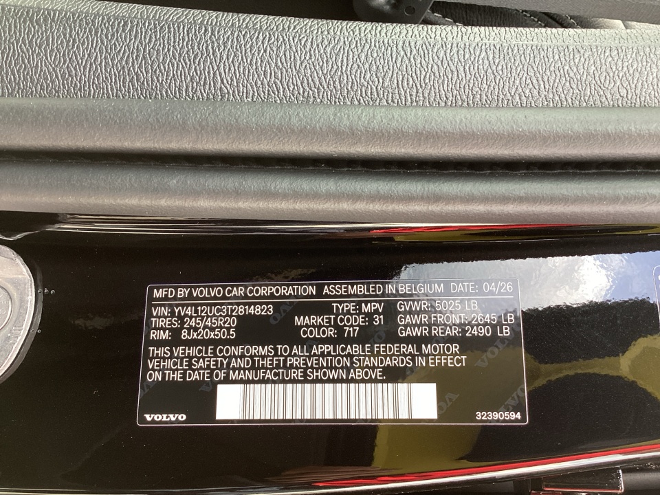 YV4L12UC3T2814823 2026 Volvo XC40 Plus, B5 AWD Gas (mild hybrid), Dark