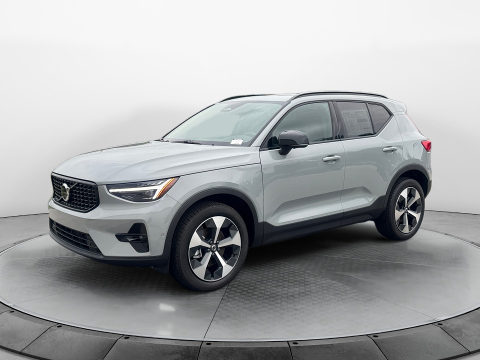 2026 Volvo XC40 Plus