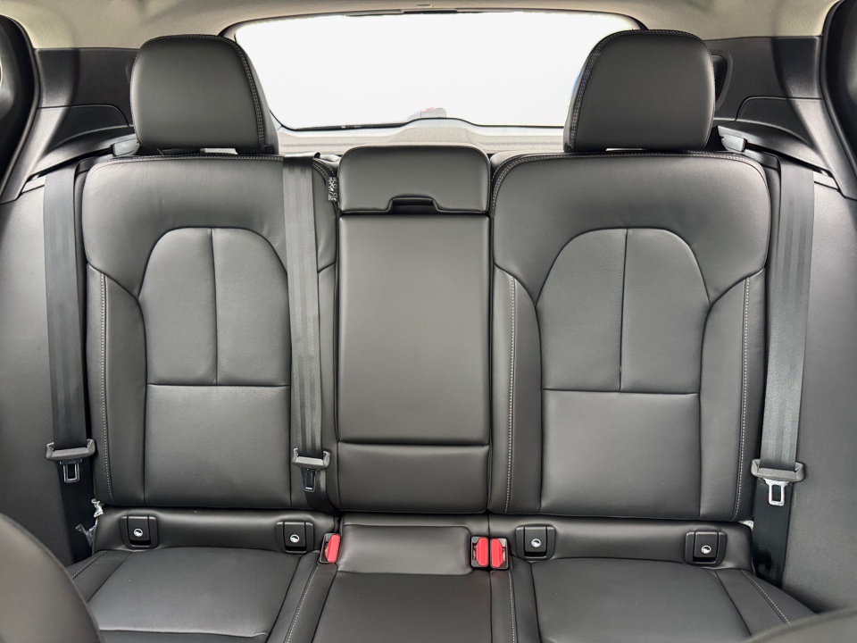 YV4L12UC4T2789771 2026 Volvo XC40 Plus