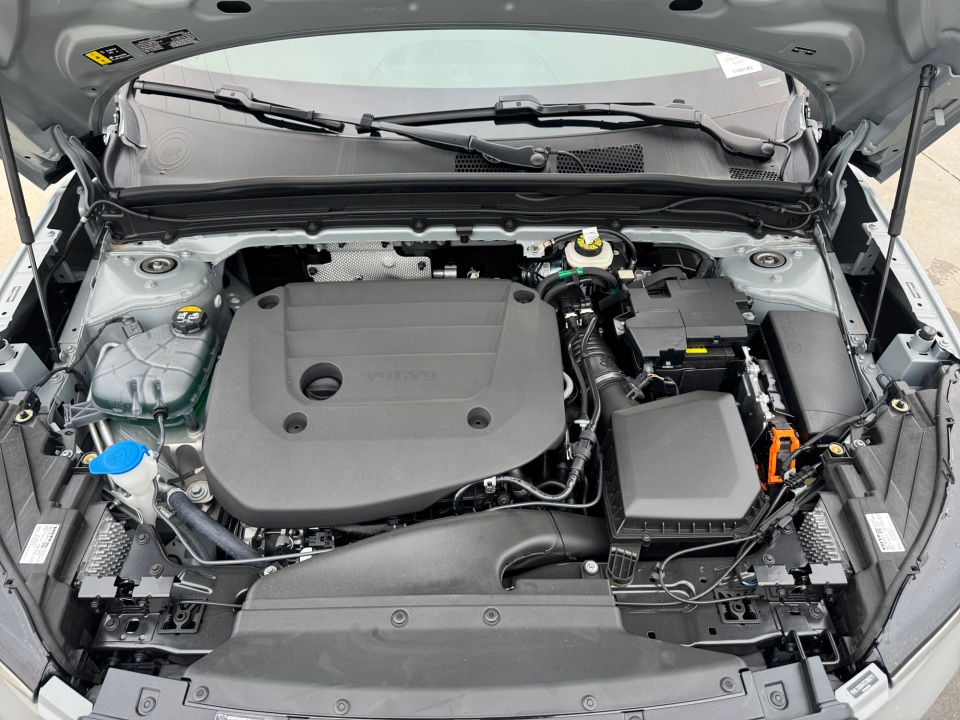 YV4L12UC4T2789771 2026 Volvo XC40 Plus