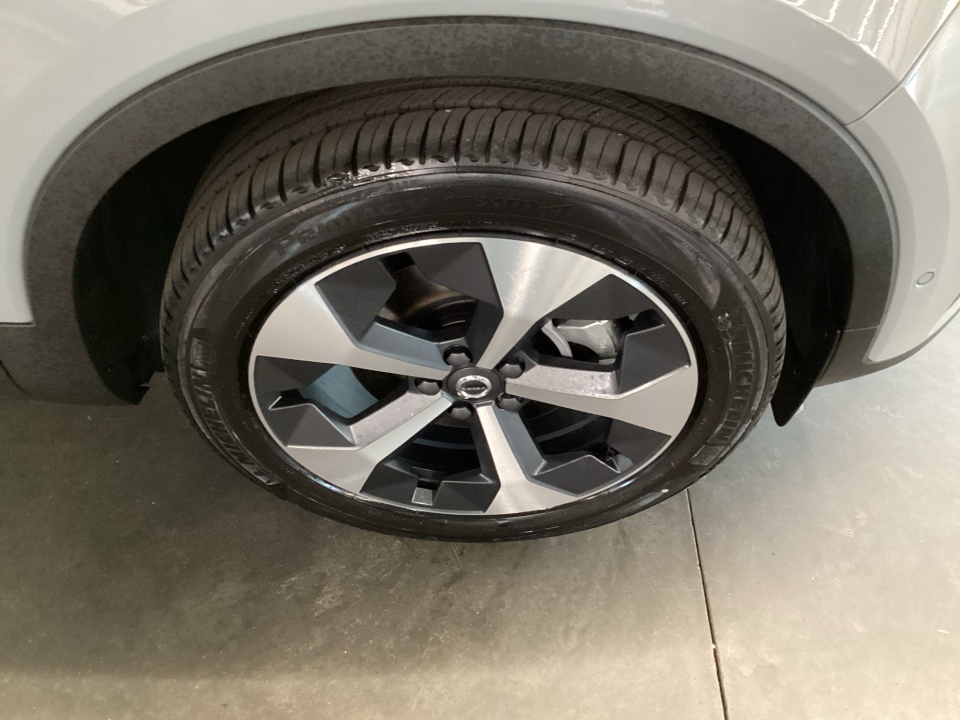YV4L12UC4T2789771 2026 Volvo XC40 Plus