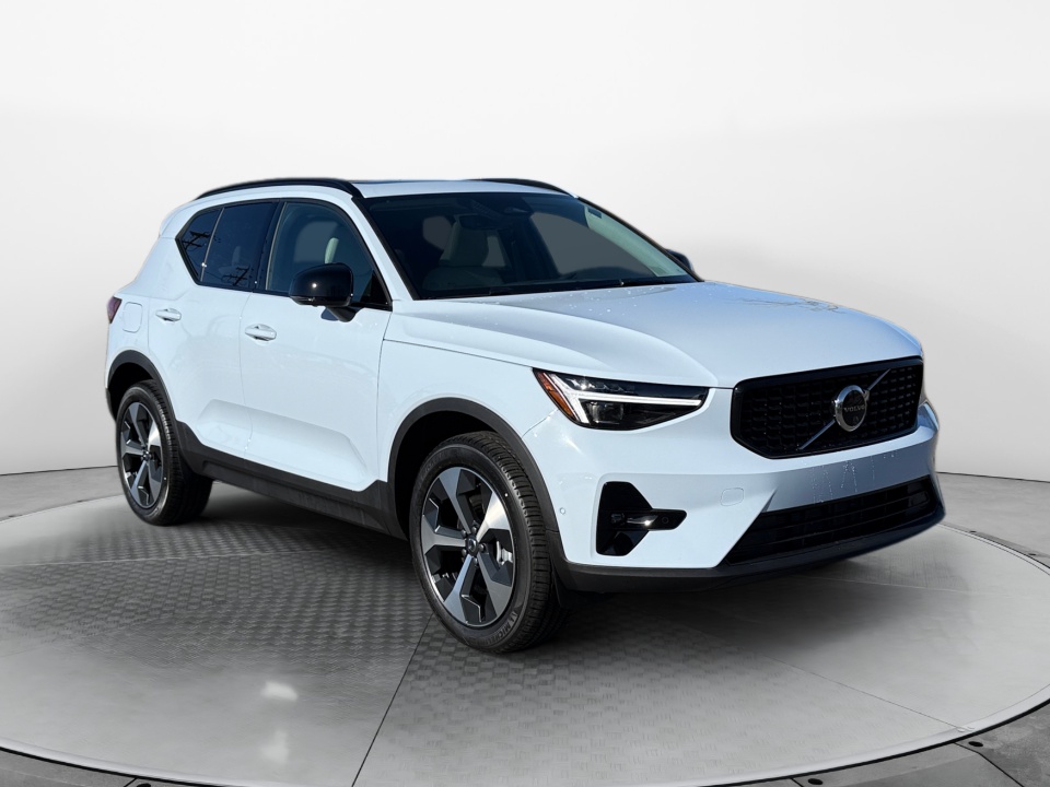 new 2026 Volvo XC40 B5 Plus