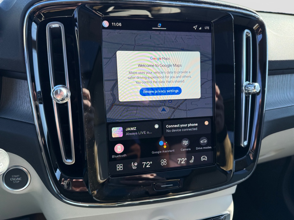 YV4L12UC5T2743141 2026 Volvo XC40 B5 Plus