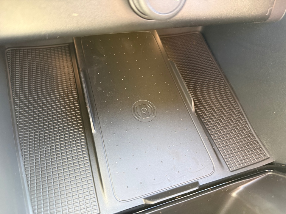 YV4L12UC5T2743141 2026 Volvo XC40 B5 Plus