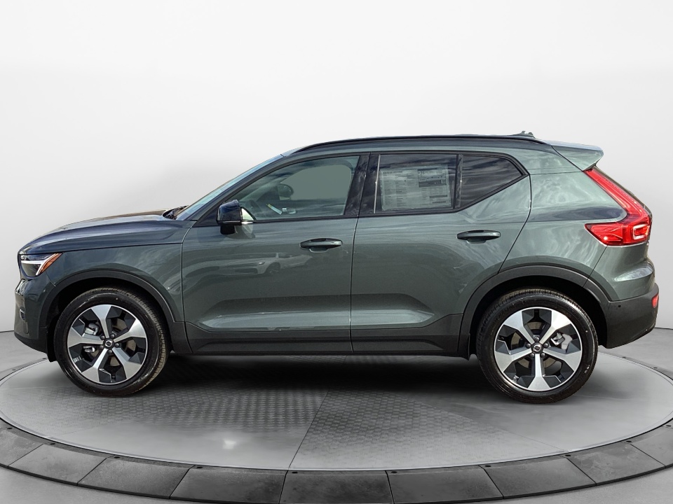 YV4L12UC5T2779427 2026 Volvo XC40 Plus, B5 AWD Gas (mild hybrid), Dark