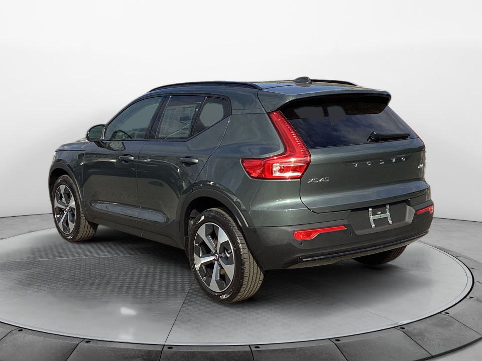 YV4L12UC5T2779427 2026 Volvo XC40 Plus, B5 AWD Gas (mild hybrid), Dark