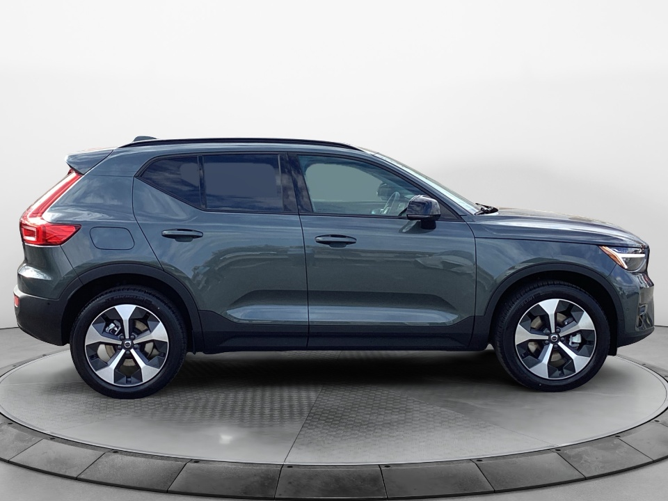YV4L12UC5T2779427 2026 Volvo XC40 Plus, B5 AWD Gas (mild hybrid), Dark