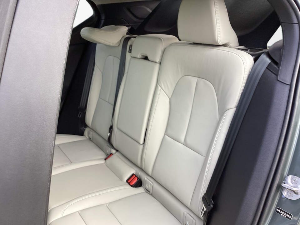 YV4L12UC5T2779427 2026 Volvo XC40 Plus, B5 AWD Gas (mild hybrid), Dark