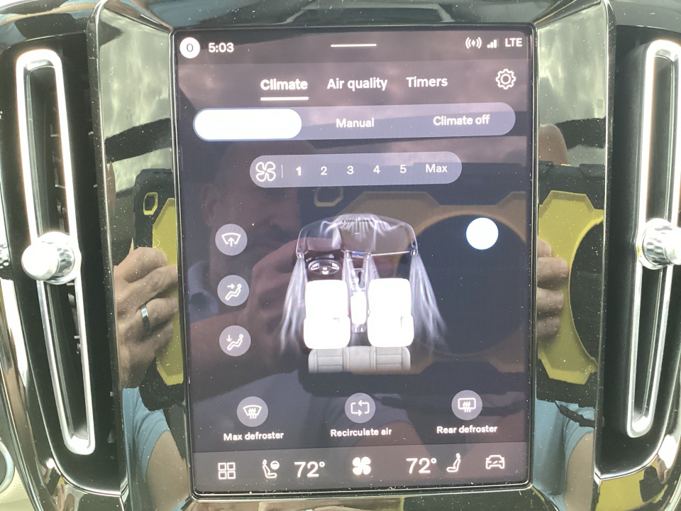 YV4L12UC5T2779427 2026 Volvo XC40 Plus, B5 AWD Gas (mild hybrid), Dark