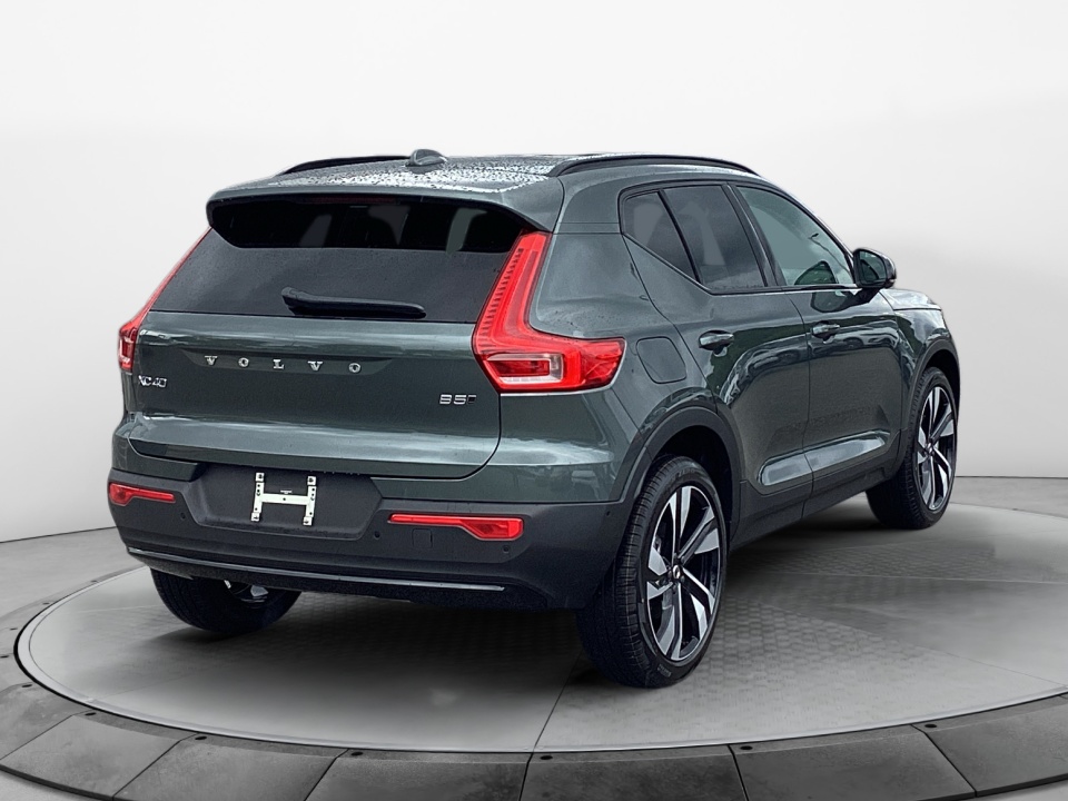 YV4L12UC5T2816637 2026 Volvo XC40 Plus, B5 AWD Gas (mild hybrid), Dark