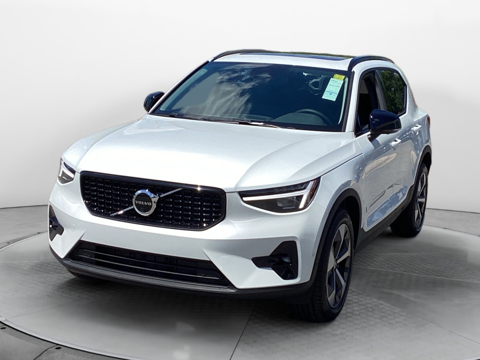 2026 Volvo XC40 Plus