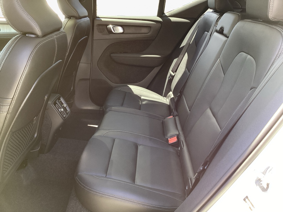 YV4L12UC9T2811621 2026 Volvo XC40 Plus