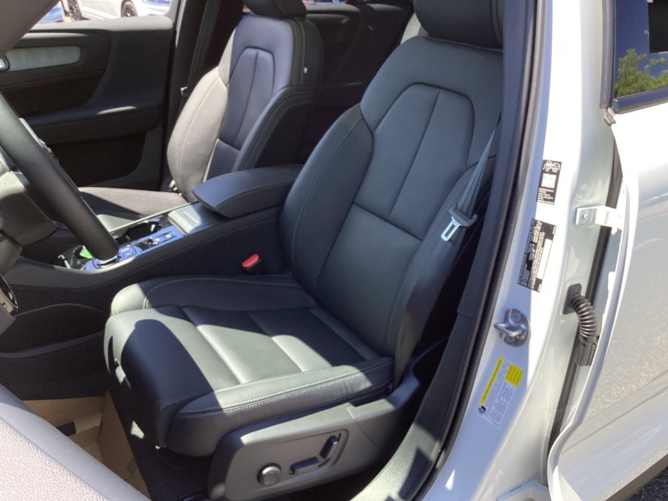 YV4L12UC9T2811621 2026 Volvo XC40 Plus
