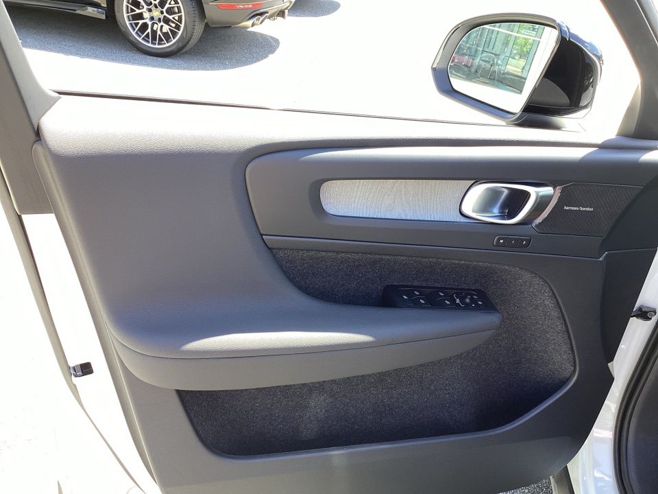 YV4L12UC9T2811621 2026 Volvo XC40 Plus