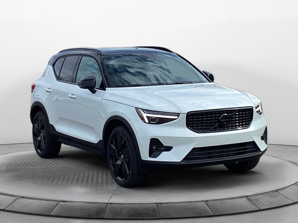 new 2026 Volvo XC40 Black Edition Ultra, B5 AWD Gas (mild hybrid)