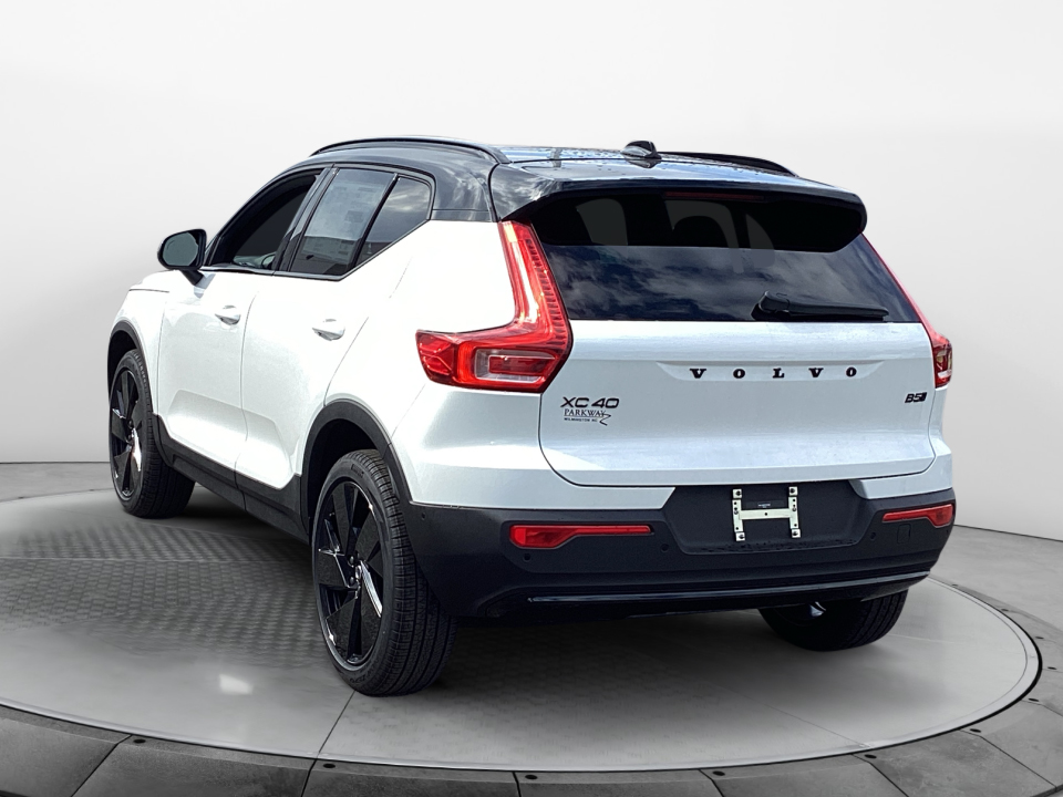 YV4L12UD0T2767209 2026 Volvo XC40 Black Edition Ultra, B5 AWD Gas (mild hybrid)