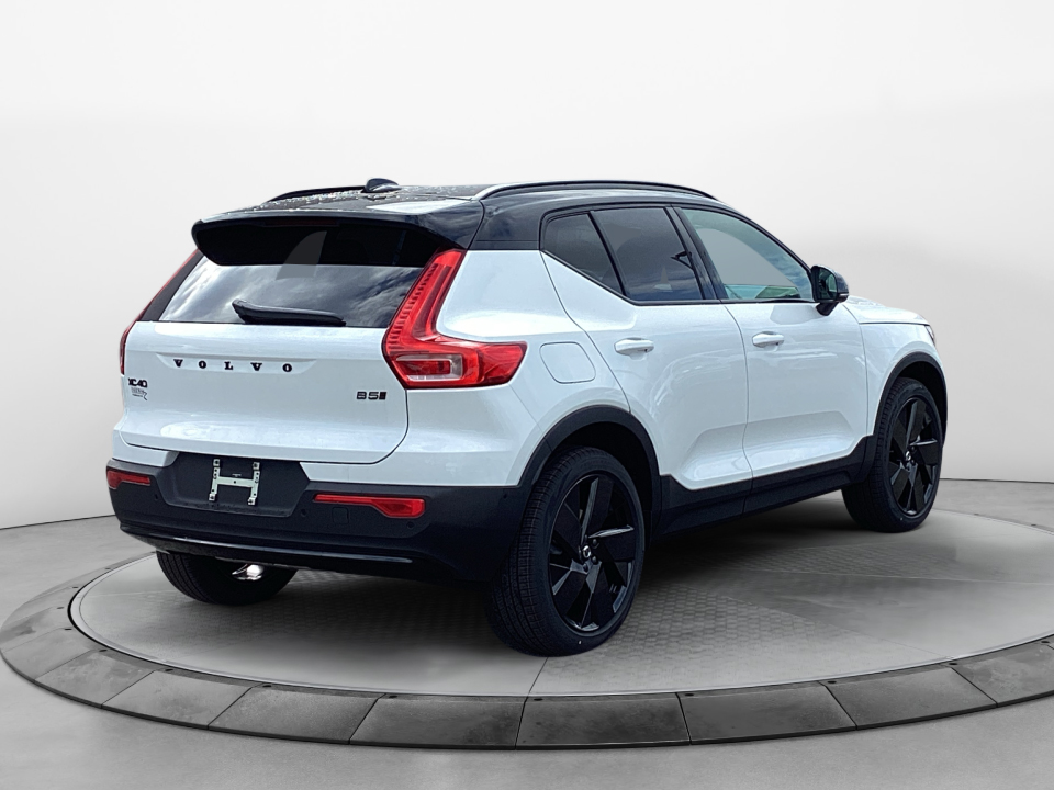YV4L12UD0T2767209 2026 Volvo XC40 Black Edition Ultra, B5 AWD Gas (mild hybrid)