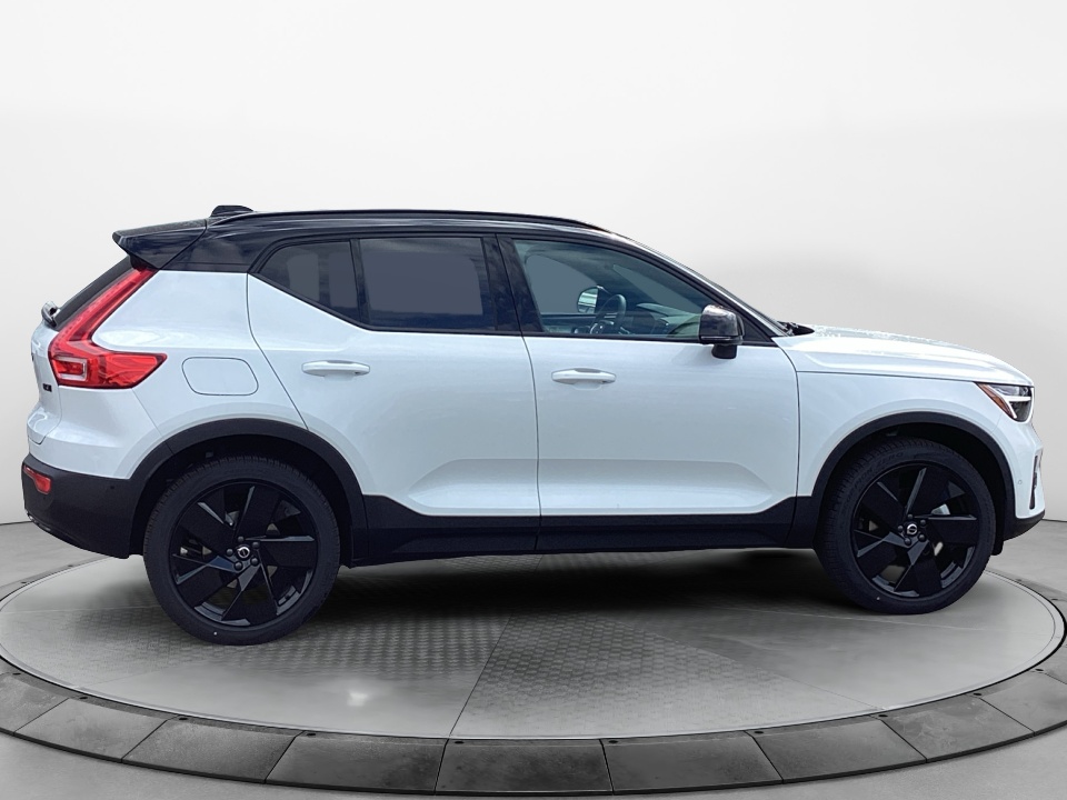 YV4L12UD0T2767209 2026 Volvo XC40 Black Edition Ultra, B5 AWD Gas (mild hybrid)