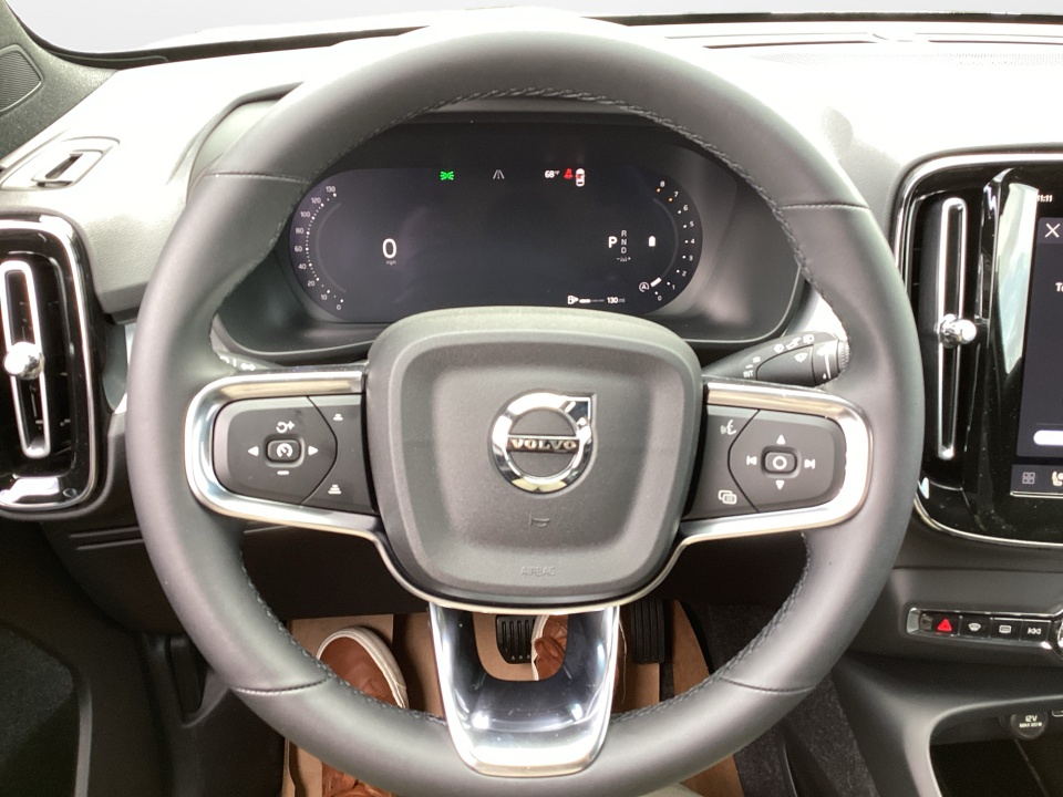 YV4L12UD0T2767209 2026 Volvo XC40 Black Edition Ultra, B5 AWD Gas (mild hybrid)