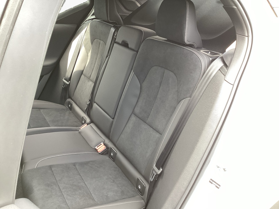 YV4L12UD0T2767209 2026 Volvo XC40 Black Edition Ultra, B5 AWD Gas (mild hybrid)