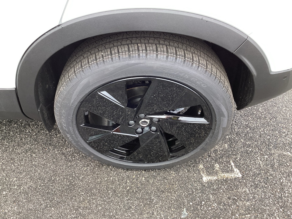 YV4L12UD0T2767209 2026 Volvo XC40 Black Edition Ultra, B5 AWD Gas (mild hybrid)