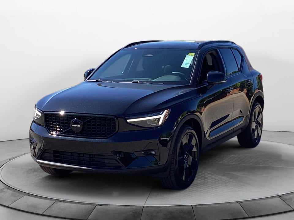 2026 Volvo XC40 Black Edition Ultra, B5 AWD Gas (mild hybrid)