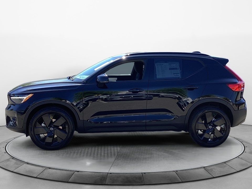 YV4L12UD5T2802553 2026 Volvo XC40 Black Edition Ultra, B5 AWD Gas (mild hybrid)