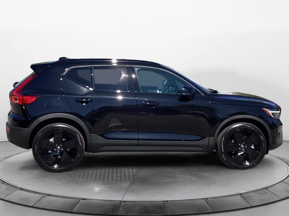 YV4L12UD5T2802553 2026 Volvo XC40 Black Edition Ultra, B5 AWD Gas (mild hybrid)