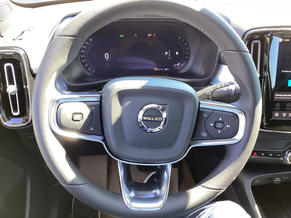 YV4L12UD5T2802553 2026 Volvo XC40 Black Edition Ultra, B5 AWD Gas (mild hybrid)