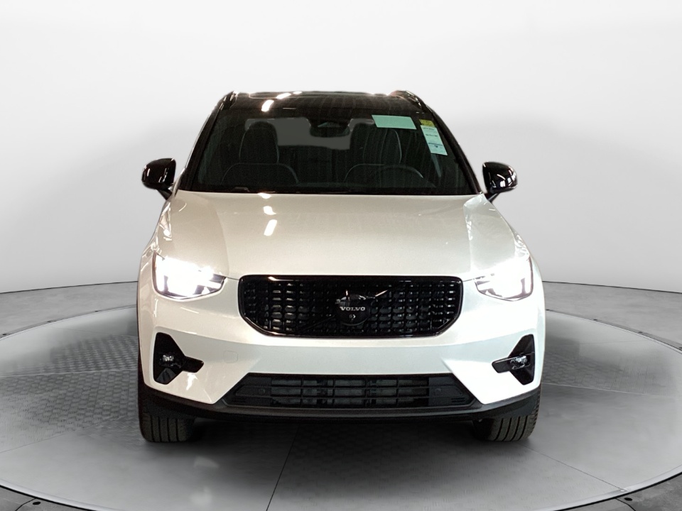 YV4L12UD9T2818612 2026 Volvo XC40 Ultra Black Edition