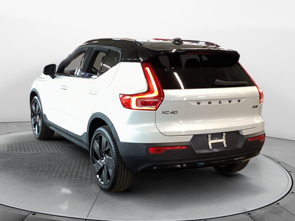 YV4L12UD9T2818612 2026 Volvo XC40 Ultra Black Edition