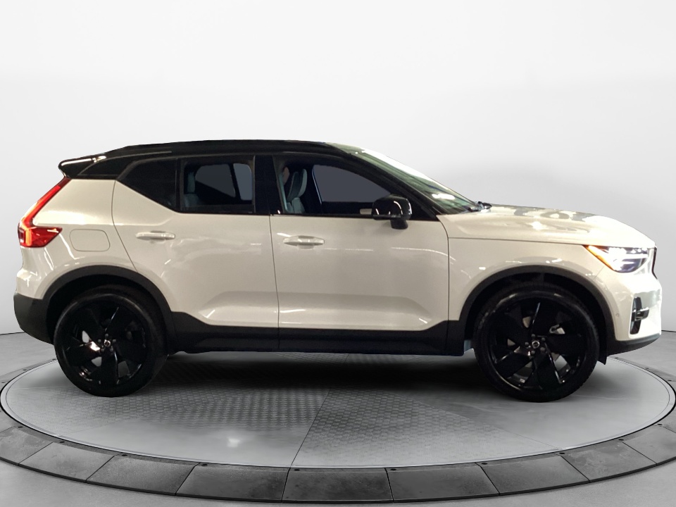 YV4L12UD9T2818612 2026 Volvo XC40 Ultra Black Edition