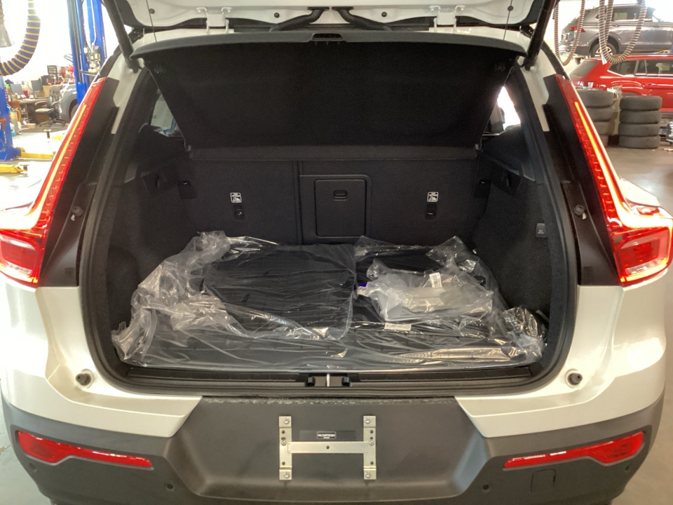 YV4L12UD9T2818612 2026 Volvo XC40 Ultra Black Edition