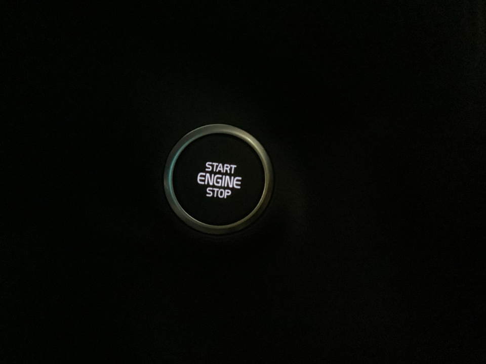 YV4L12UD9T2818612 2026 Volvo XC40 Ultra Black Edition