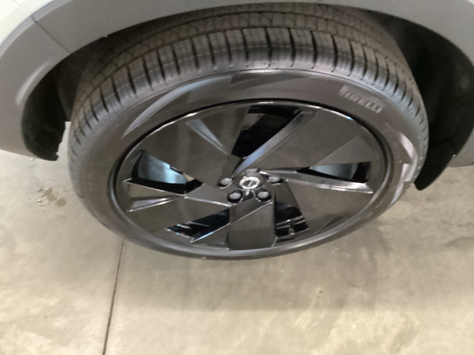 YV4L12UD9T2818612 2026 Volvo XC40 Ultra Black Edition