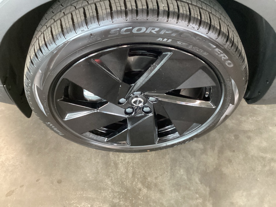 YV4L12UD9T2818612 2026 Volvo XC40 Ultra Black Edition