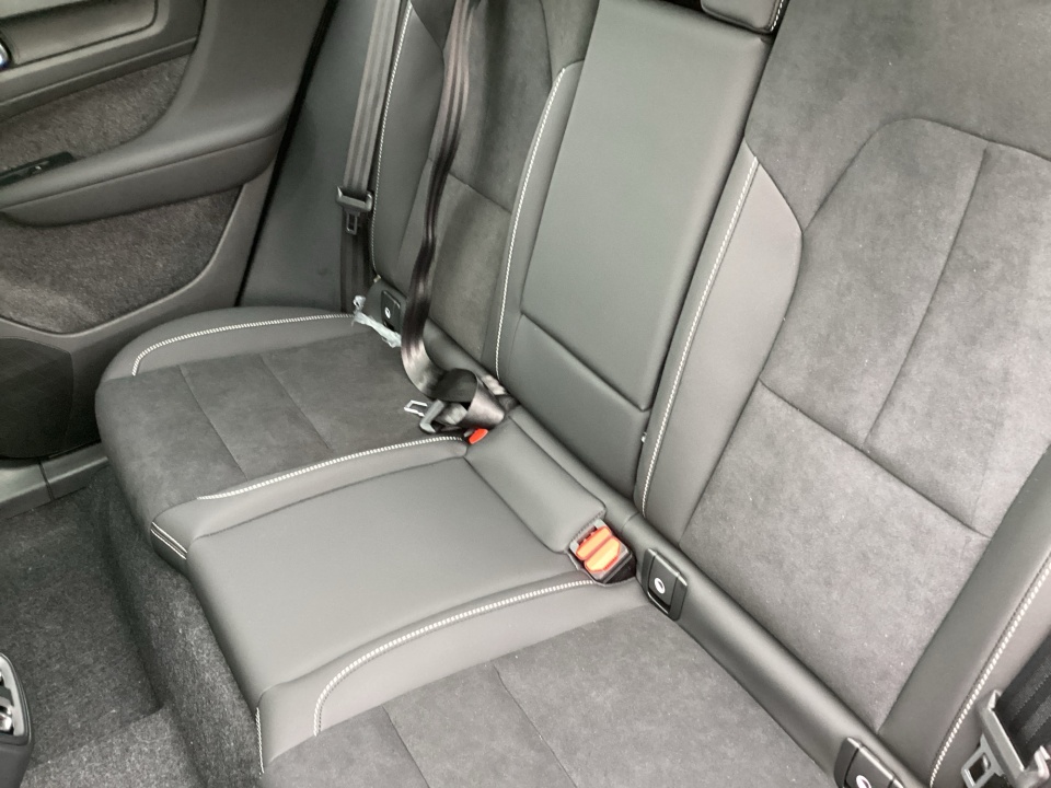 YV4L12UDXT2851439 2026 Volvo XC40 Ultra Black Edition
