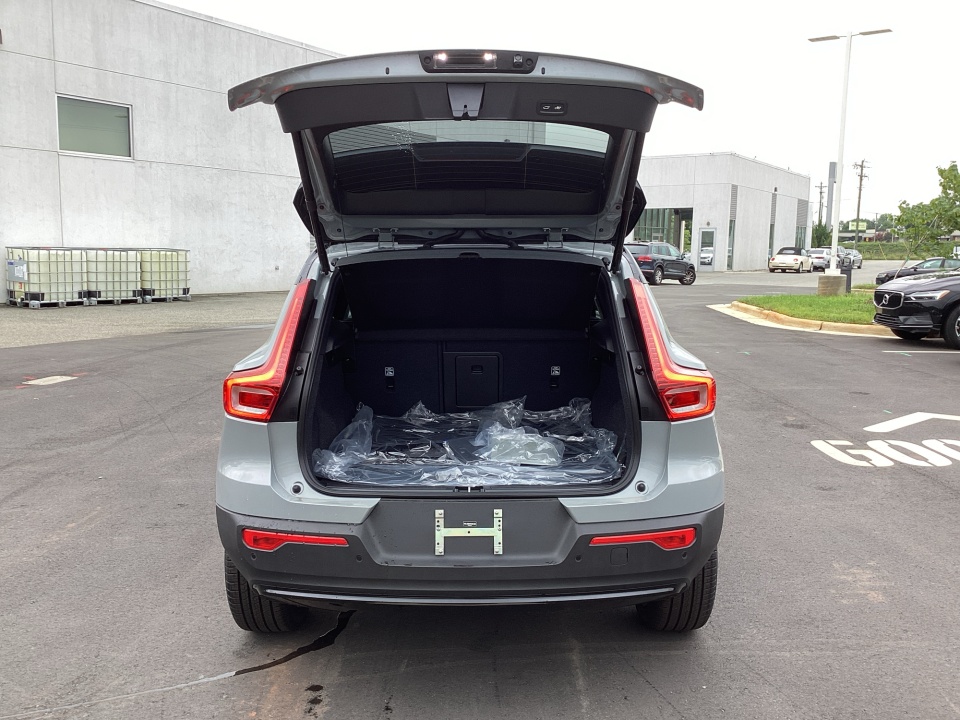 YV4L12UDXT2851439 2026 Volvo XC40 Ultra Black Edition