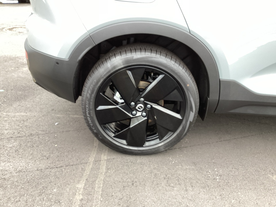 YV4L12UDXT2851439 2026 Volvo XC40 Ultra Black Edition