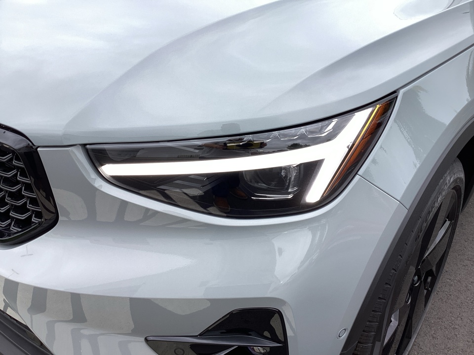 YV4L12UDXT2851439 2026 Volvo XC40 Ultra Black Edition