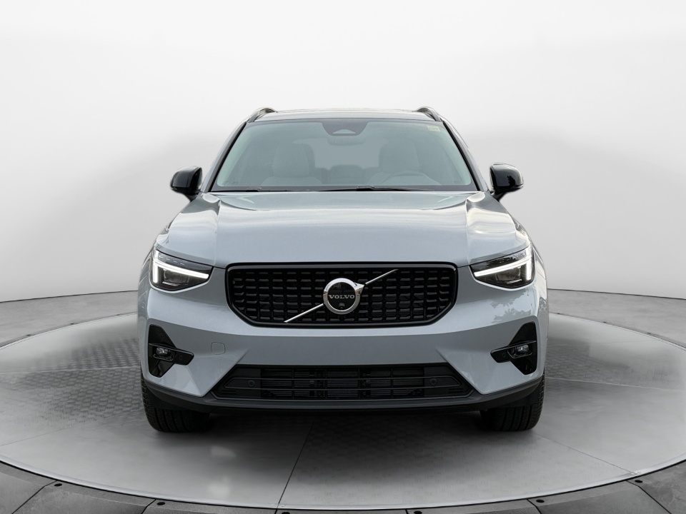 YV4L12UM2T2746460 2026 Volvo XC40 Ultra, B5 AWD Gas (mild hybrid), Dark
