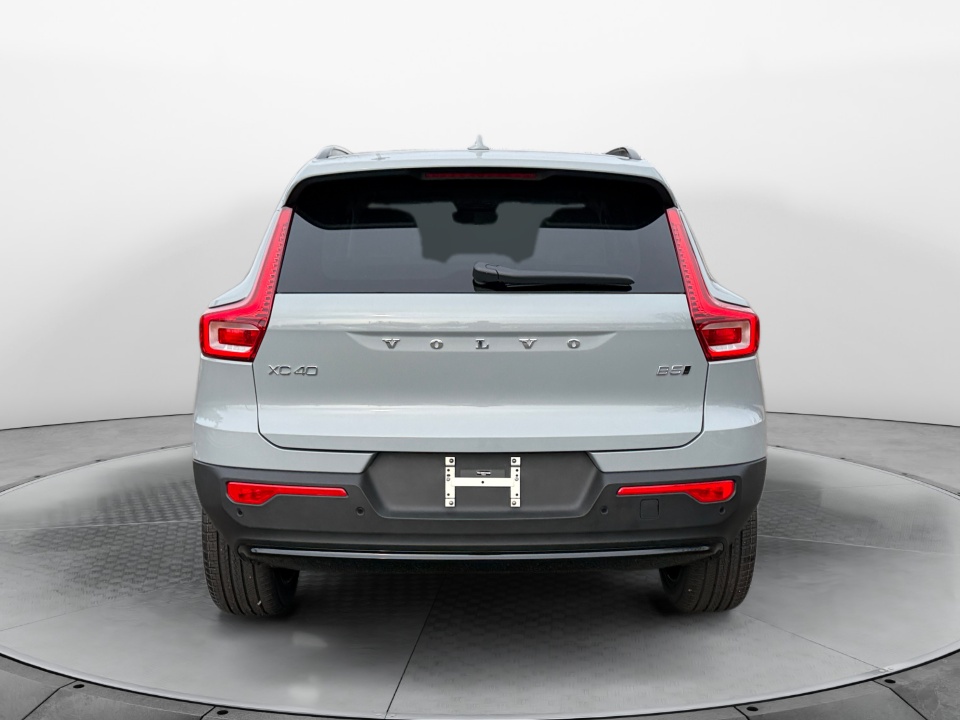 YV4L12UM2T2746460 2026 Volvo XC40 Ultra, B5 AWD Gas (mild hybrid), Dark