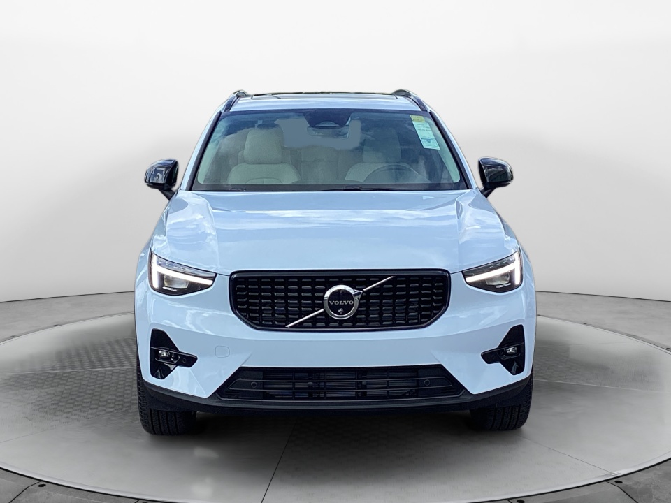 YV4L12UM8T2769211 2026 Volvo XC40 Ultra, B5 AWD Gas (mild hybrid), Dark