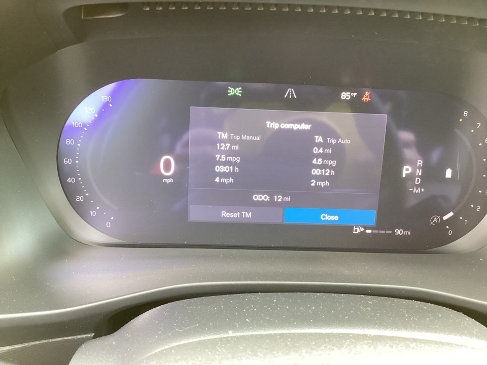 YV4L12UM8T2769211 2026 Volvo XC40 Ultra, B5 AWD Gas (mild hybrid), Dark
