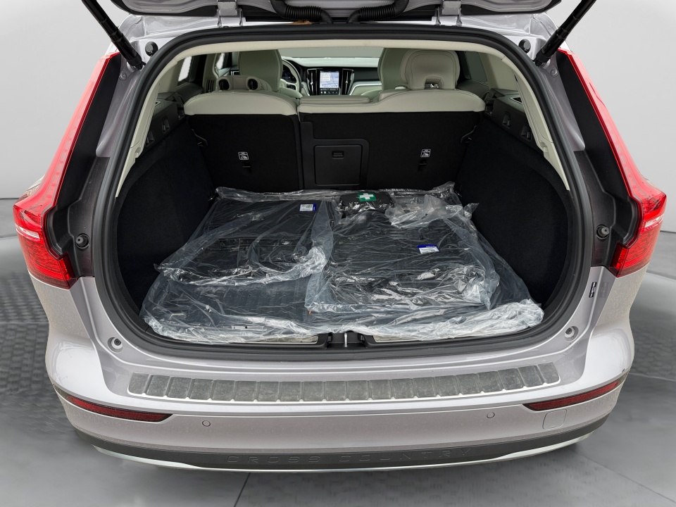 YV4L12WK7T2170506 2026 Volvo V60 Cross Country B5 Plus