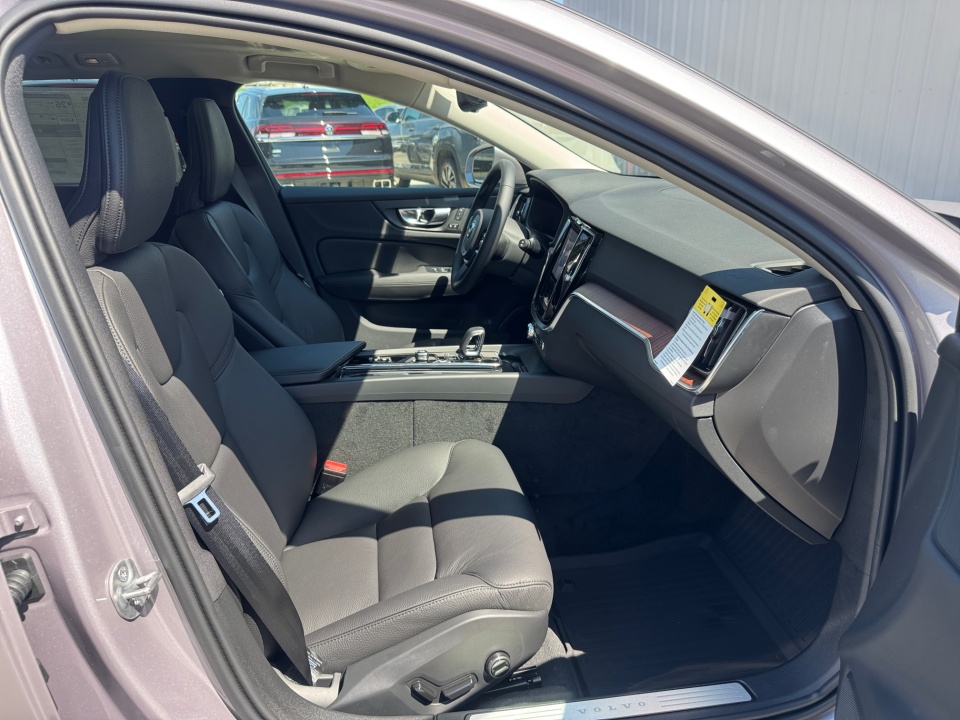 YV4L12WKXT2170032 2026 Volvo V60 Cross Country B5 Plus