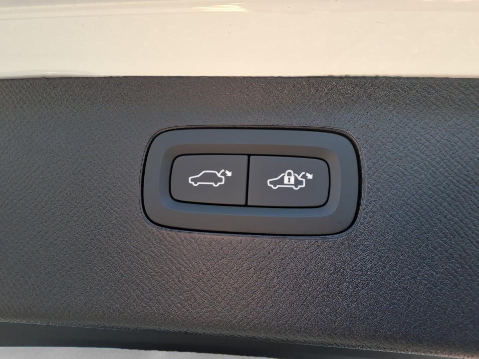 YV4M12PJ1T1463737 2026 Volvo XC90 B5 Core