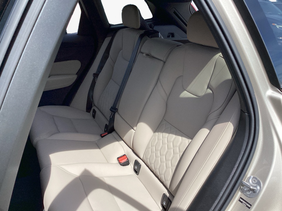 YV4M12RC2T1452843 2026 Volvo XC60 B5 Plus