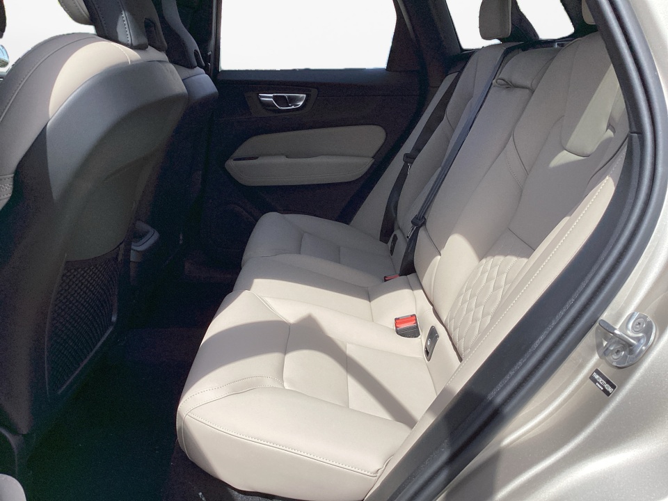 YV4M12RC2T1452843 2026 Volvo XC60 B5 Plus